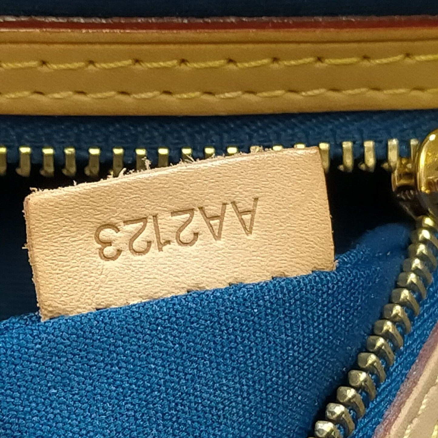 LOUIS VUITTON Shoulder Brea MM