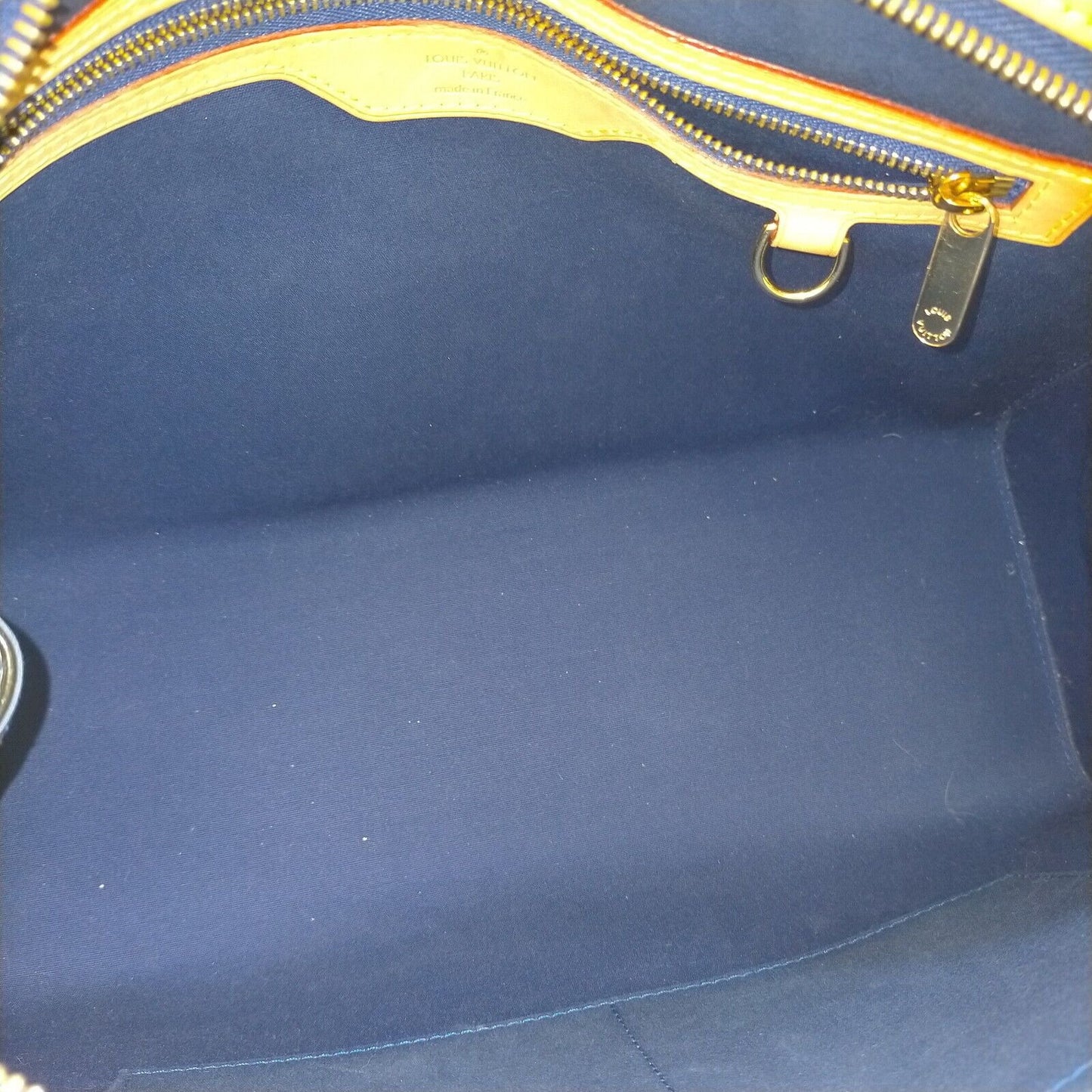 LOUIS VUITTON Shoulder Brea MM