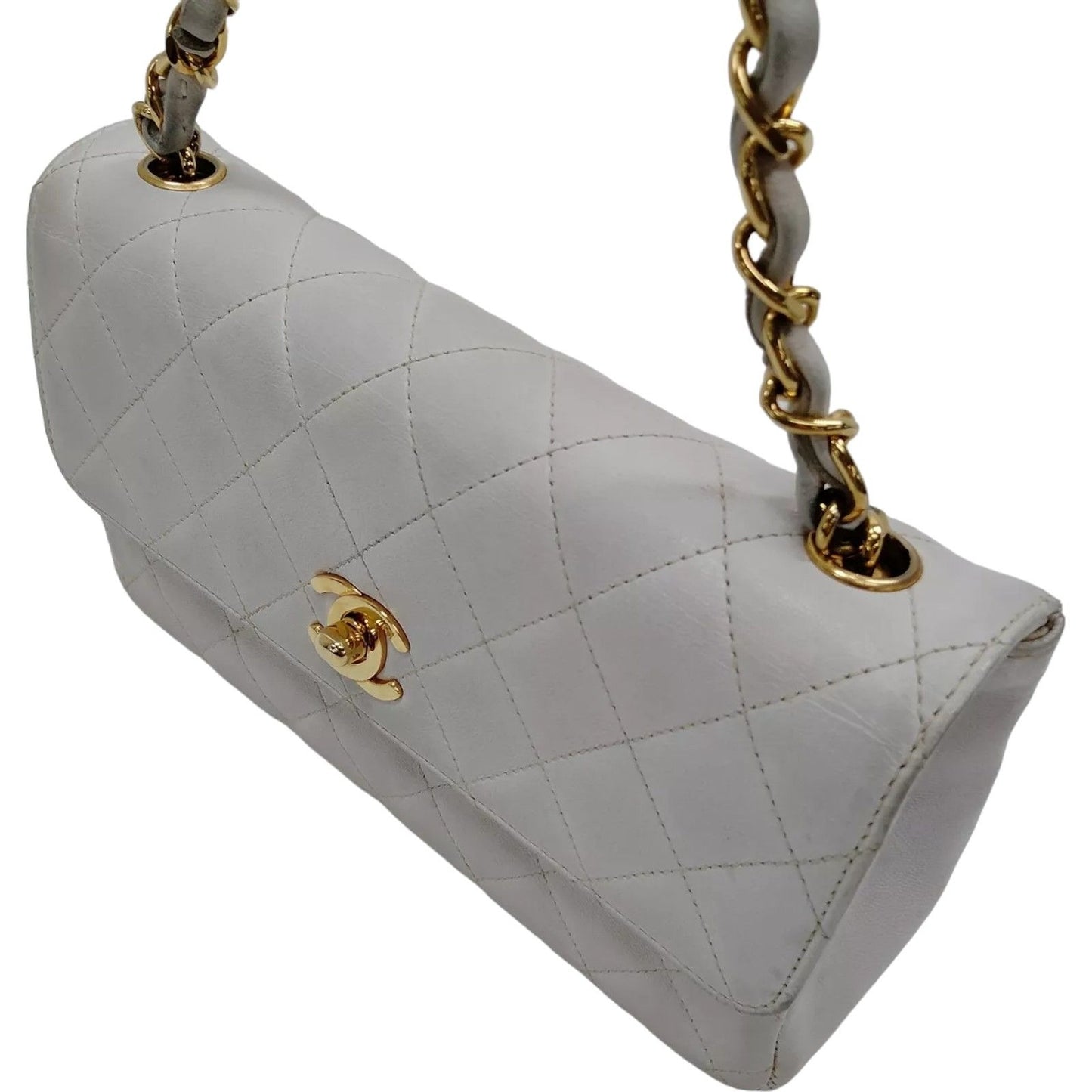 9191605AK (S6) Chanel Crossbody Bag Matelasse White Lambskin