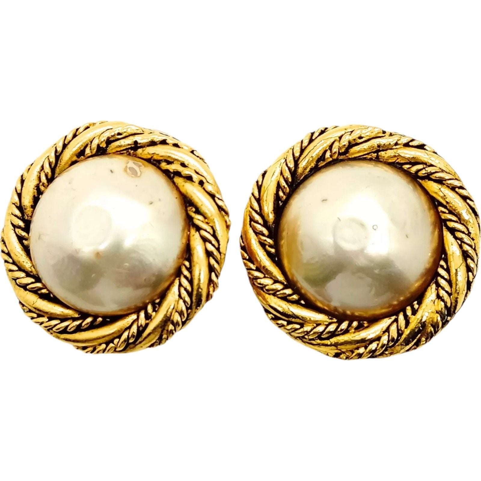 159210AV (S2) Chanel Earring 2241 Whites Gold