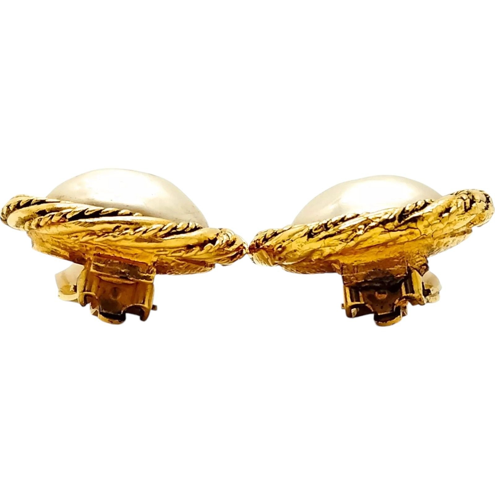 159210AV (S2) Chanel Earring 2241 Whites Gold